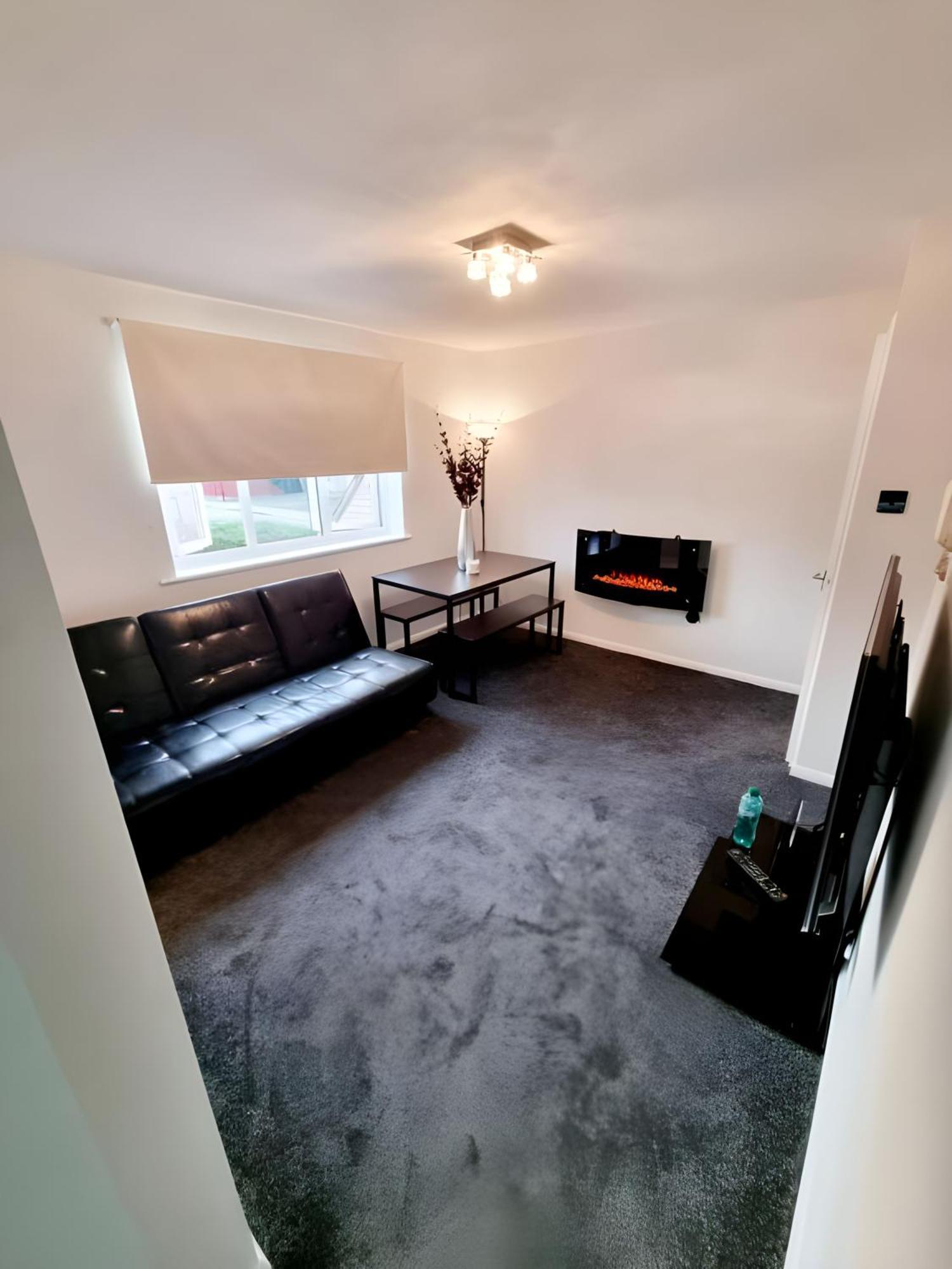 Sleek & Stylish - E15 Apartment With Parking Лондон Экстерьер фото